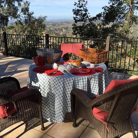 Rainbow Guest House Fallbrook Exterior foto