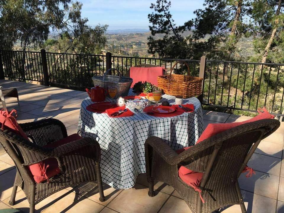 Rainbow Guest House Fallbrook Exterior foto